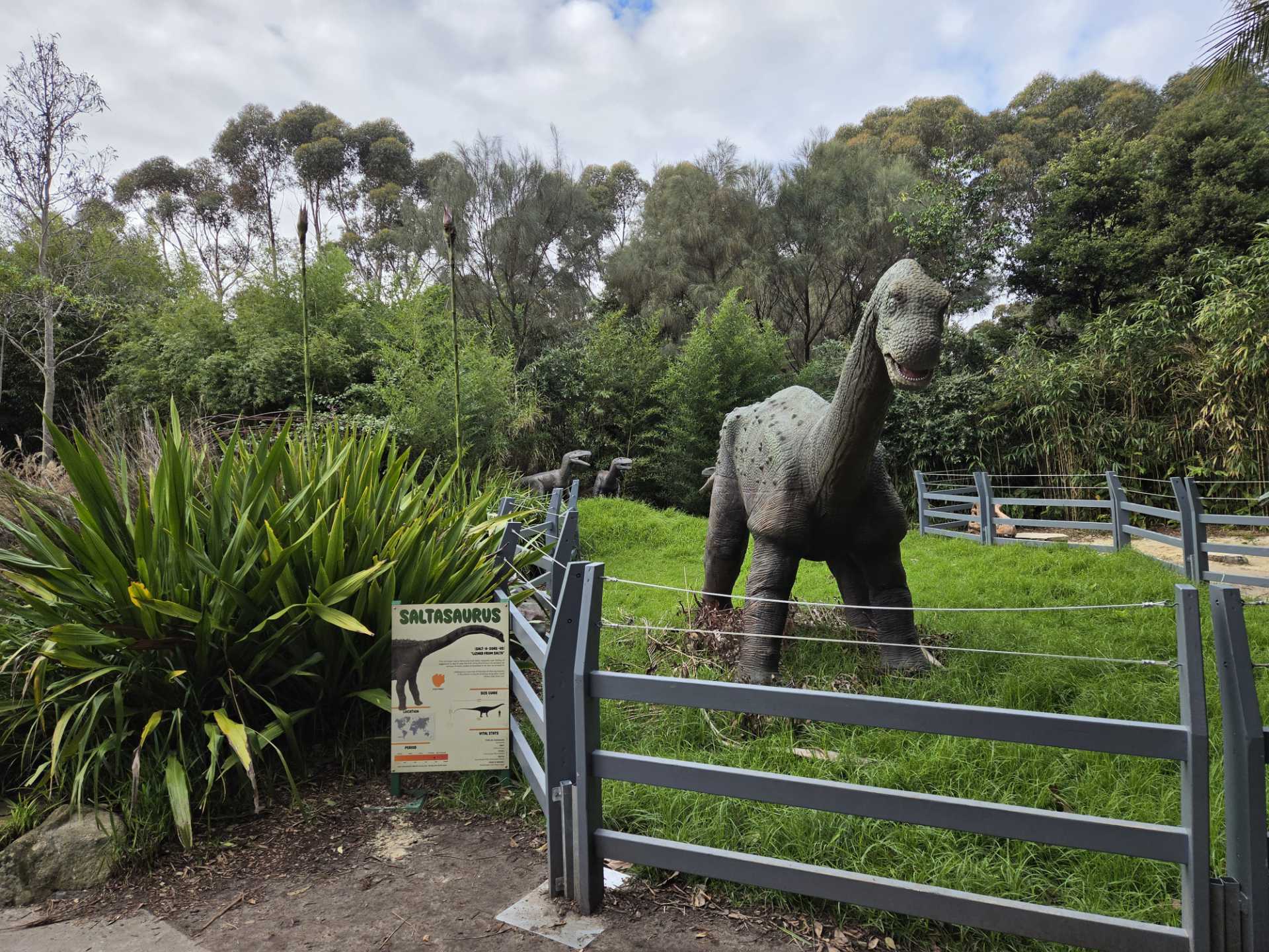 Wide-angle photo of a model dinosaur