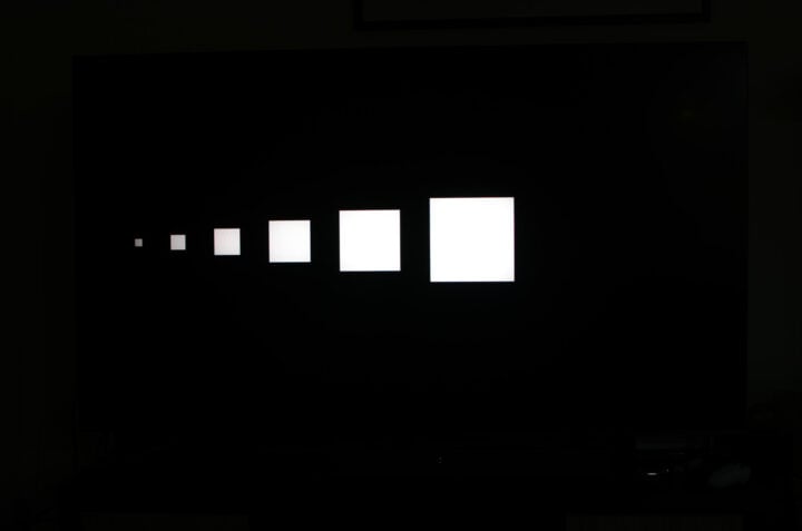 Hisense UR8S white boxes fading out