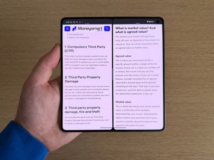 Motorola Razr Fold multitasking comparison
