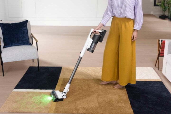 PURE ONE Station 5 green light on rug