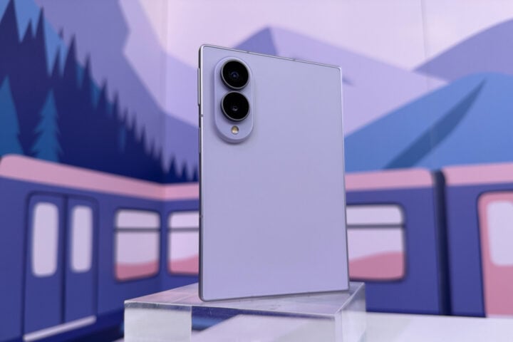 Samsung Galaxy Z Fold 8 lilac rear view