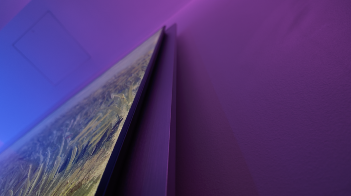Close up of FloatLayer design on the Samsung S95H OLED TV