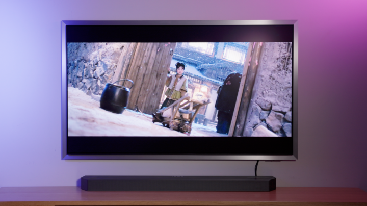 Samsung OLED S95H 4K TV demonstrating picture quality