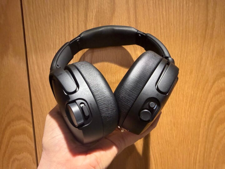 Skullcandy Crusher 1080 ANC controls close up