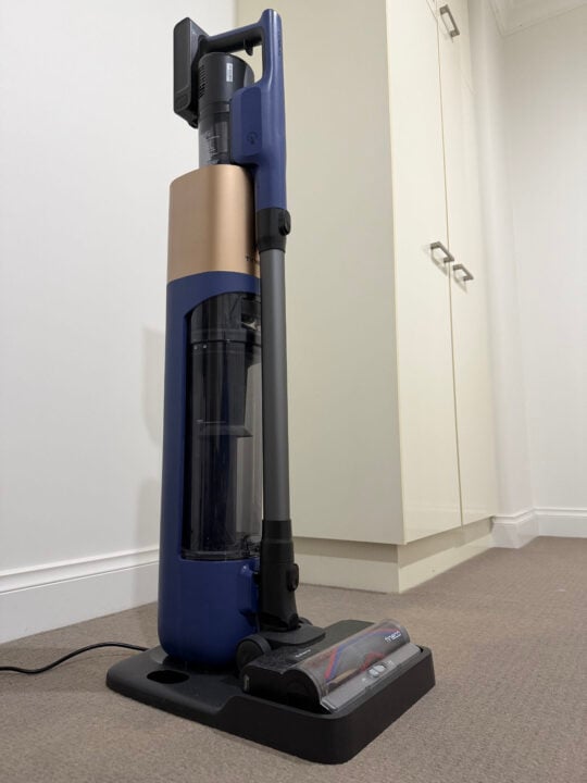 TIneco Pure One Station A70S Pet standing in docking station