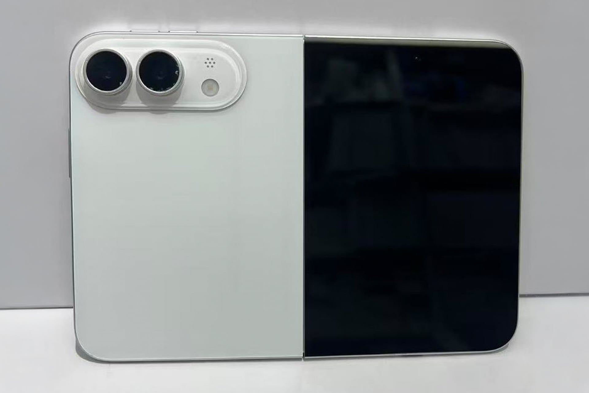 Foldable iPhone faces potential delay before its public unveiling
