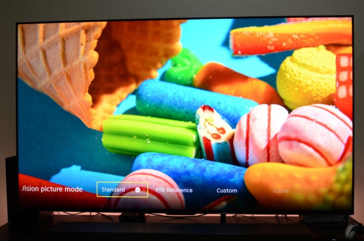 Hisense TV demo Dolby Vision 2 standard mode default