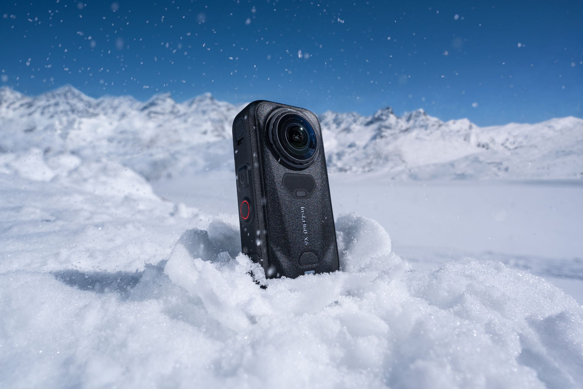 With a bigger sensor, the Insta360 X6 makes 360 video easier