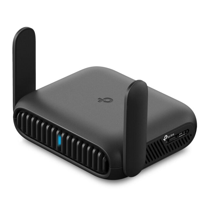 TP-Link Roam 7 travel router diagonal front view