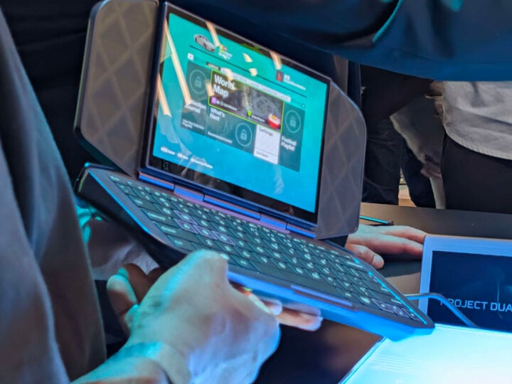 Acer Project Dual Play keyboard mode