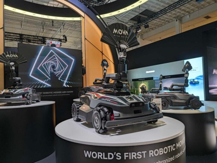 Mova AstraX at IFA 2026 stand
