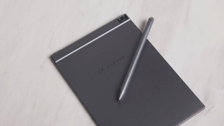 iFLYTEK AINOTE Air 2 with stylus