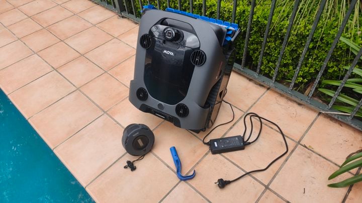 Mova Rova X10 box contents
