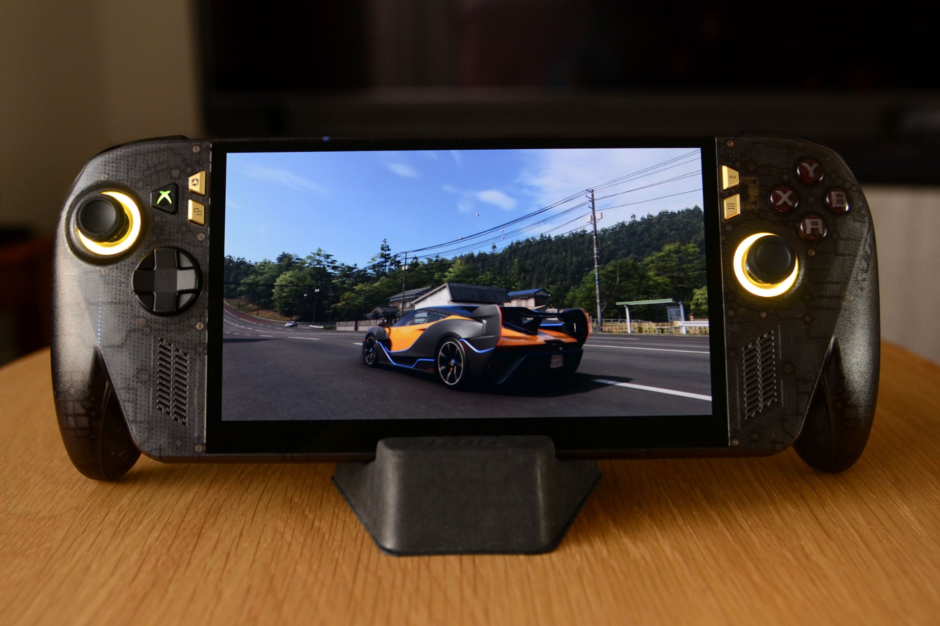 ROG Xbox Ally X20 review: Premium handheld, same performance