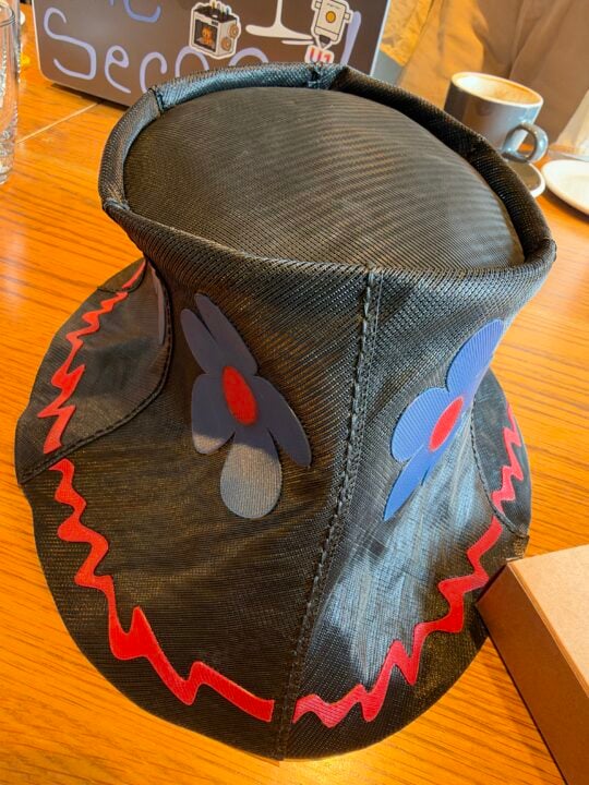Flexible fabric-like 3D print with red and blue details made on the Snapmaker U1